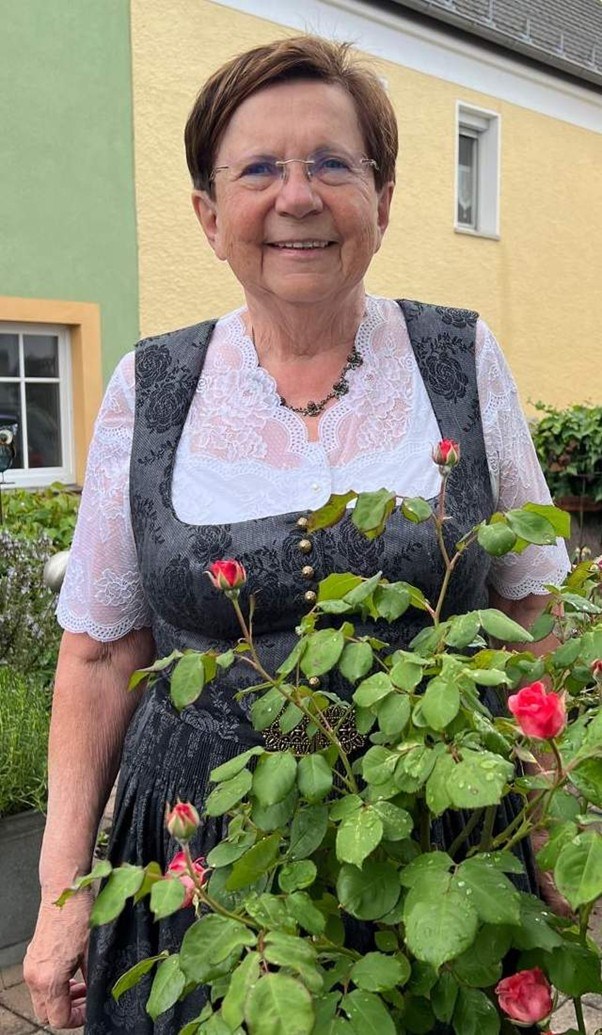 Am heutigen Samstag feiert Hirschaus 2. Bürgermeisterin, Stadt- und Kreisrätin Bärbel Birner ihren 70. Geburtstag. Am heutigen Samstag feiert Hirschaus 2. Bürgermeisterin, Stadt- und Kreisrätin Bärbel Birner ihren 70. Geburtstag.