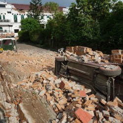 history_2015_erdbeben_15